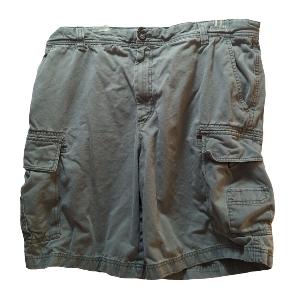 Izod Men's army green cargo shorts sz 38 cotton